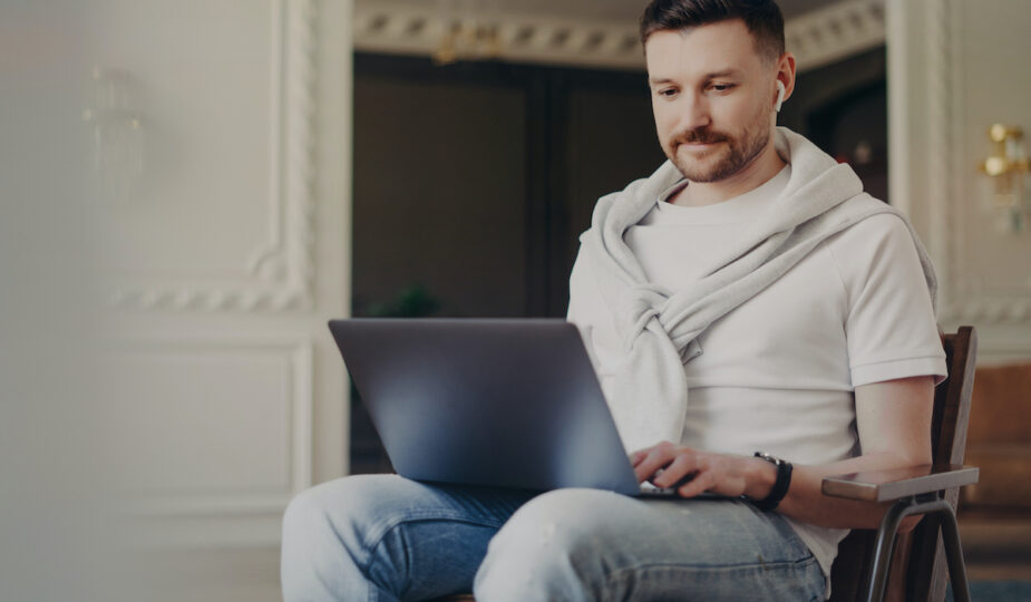 Minimalistyczna moda męska - Jak stworzyć stylowy strój w prostych krojach i klasycznych kolorach