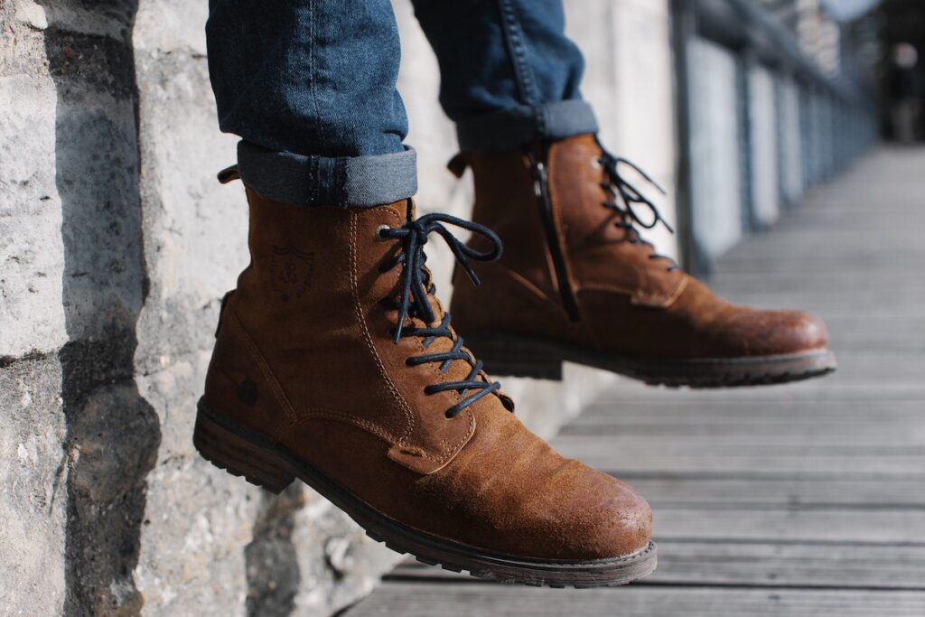 Trzewiki jako element garderoby: jak nosić je na różne okazje?