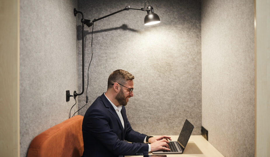 Jakie zalety mają budki akustyczne?